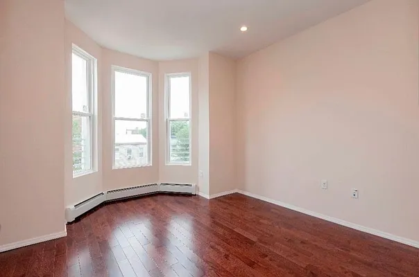 Rented by Compass | media 30