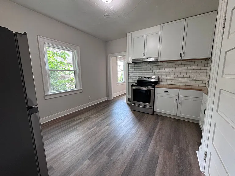 258 Washington St — Photo 5