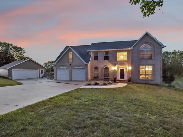 940 High Ave, Newton, IA 50208