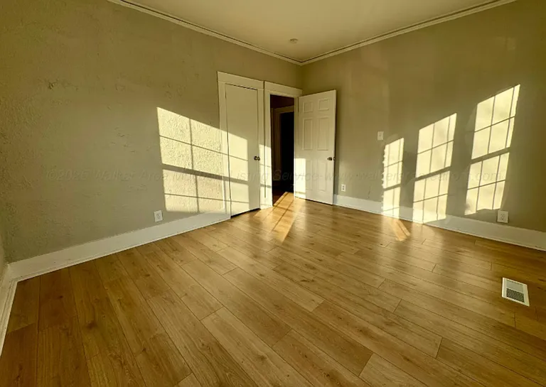 1532 Bay Ave SW — Photo 6