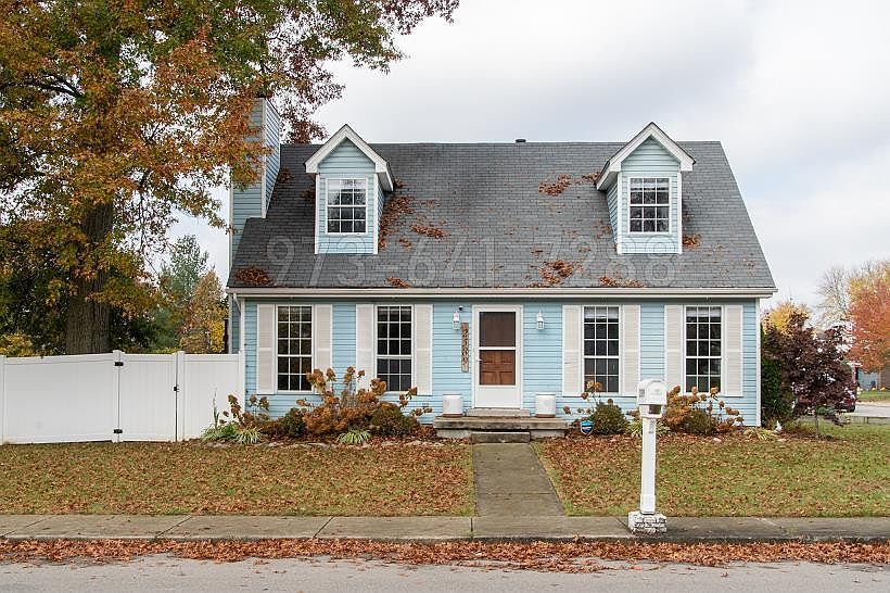 1st image of 2589 Hickoryvale Dr