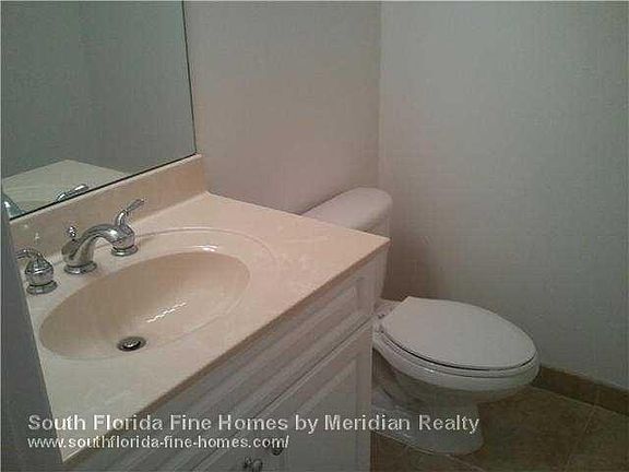 5th image of 6839 Lakeside Cir N #110-1