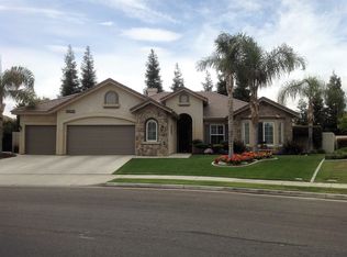 10121 Brigadoon Rose St, Bakersfield, CA 93311