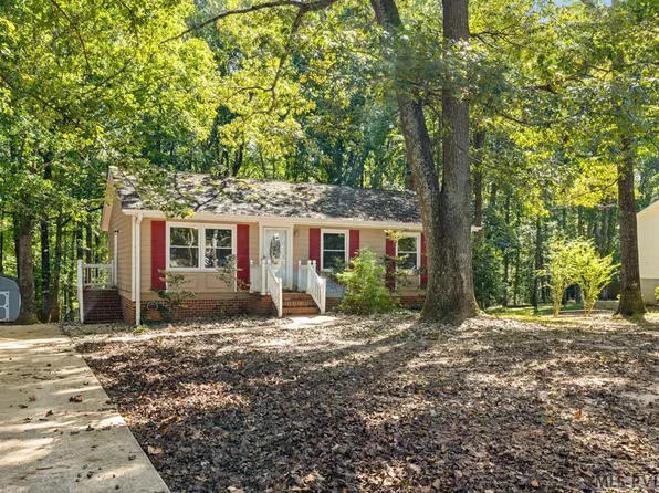 404 Benton St, South Hill, VA 23970