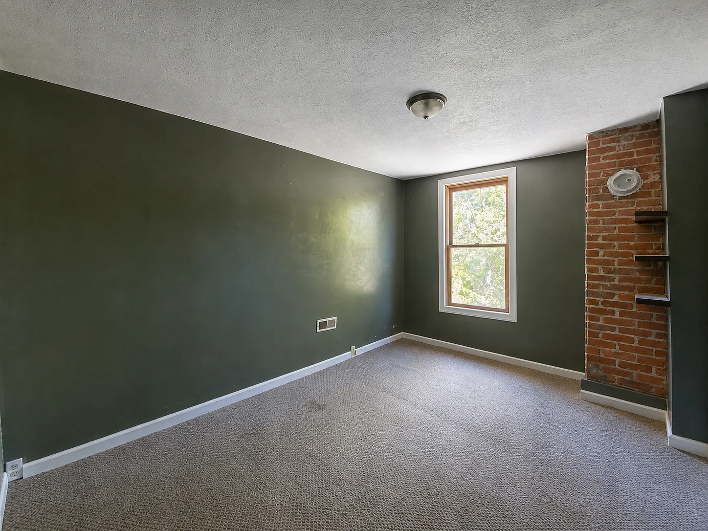 2 bed, 930 sqft, $850 — Photo 1