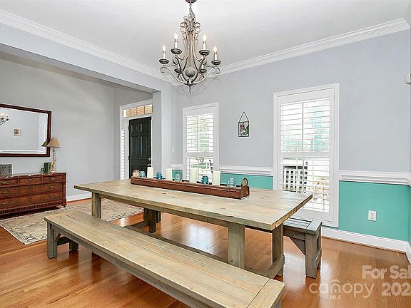 5th image of 9025 Petunia Ct