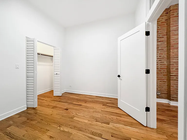 309 W Chicago Ave #302 — Photo 14