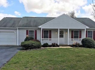 20 Arrowhead Ln, Stuarts Draft, VA 24477