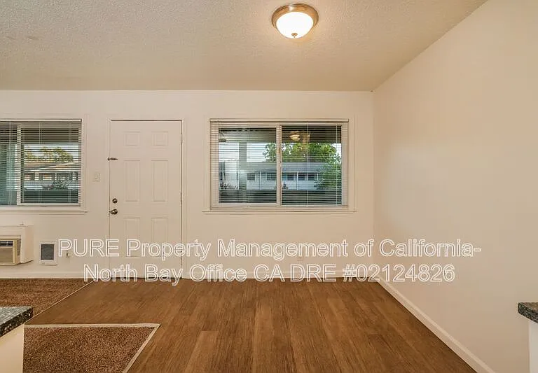 555 Dexter St #B — Photo 17