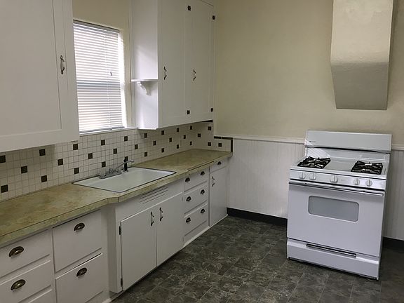 Kitchen; loads of cupboard space