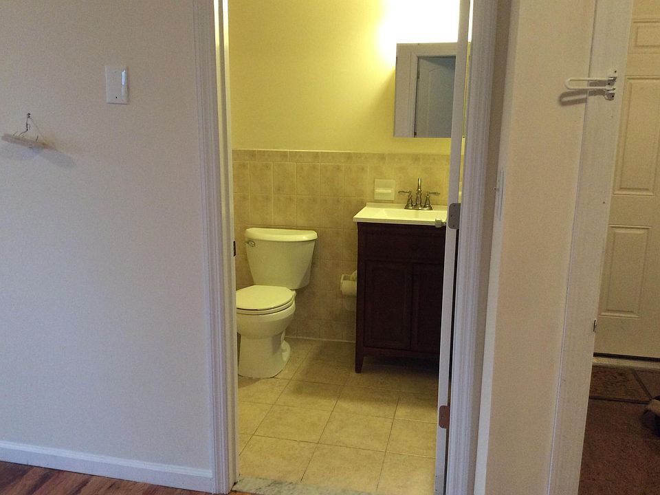 2nd image of 180 Catherine St APT 4