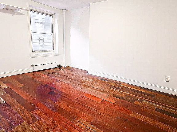 4th image of 425 E 12th St #2C