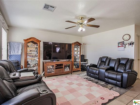 3rd image of 1408 Fox Creek Dr