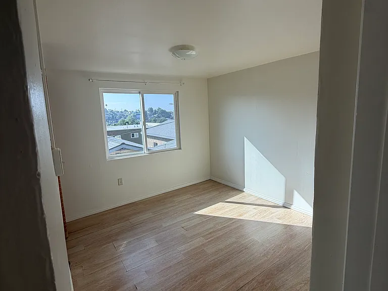 2267 1/2 Ewing St #1 — Photo 3