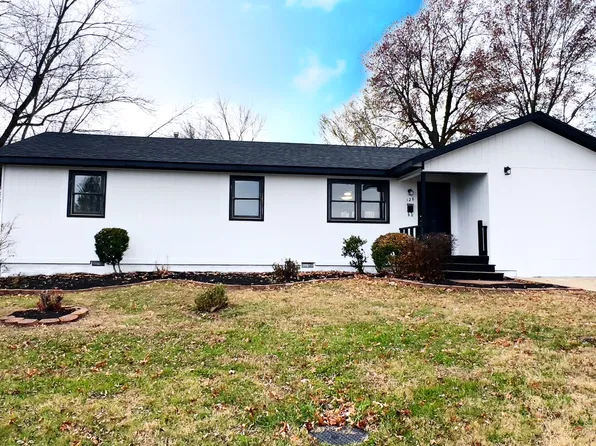 128 W Summit Street, Aurora, MO 65605