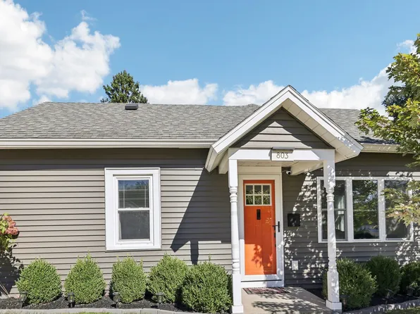 803 W Franklin St, Portage, WI 53901
