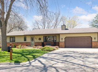 280 Cardinal Cir, Chaska, MN 55318