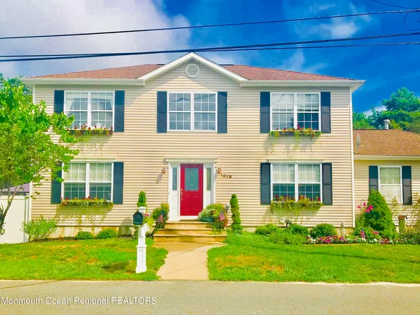 1519 Berkeley Avenue, Beachwood, NJ 08722