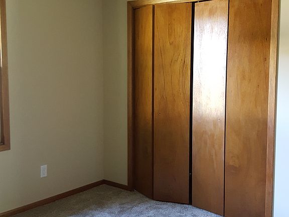 Master Bed closet