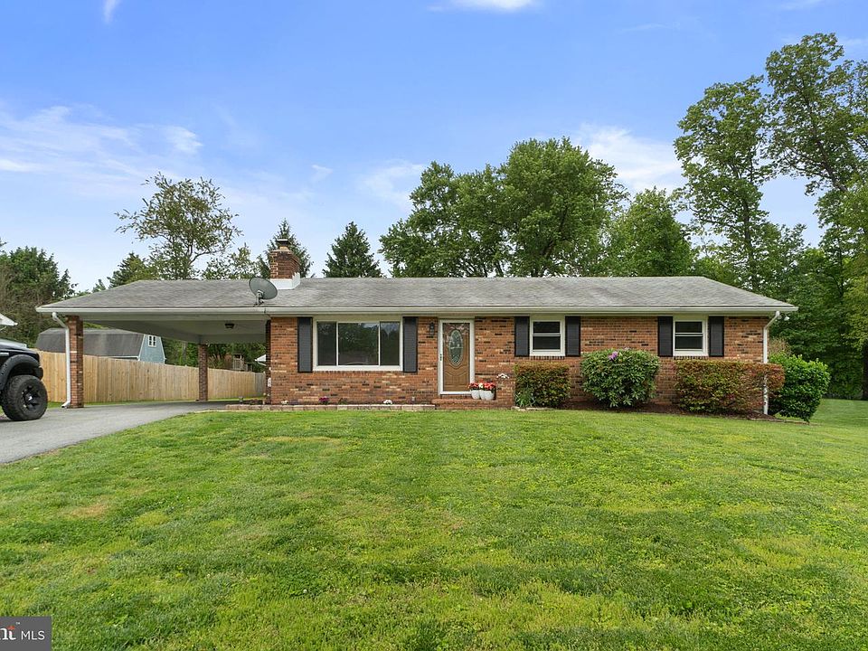 1st image of 1519 Woodridge Ln