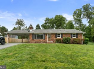 1519 Woodridge Ln, Sykesville, MD 21784