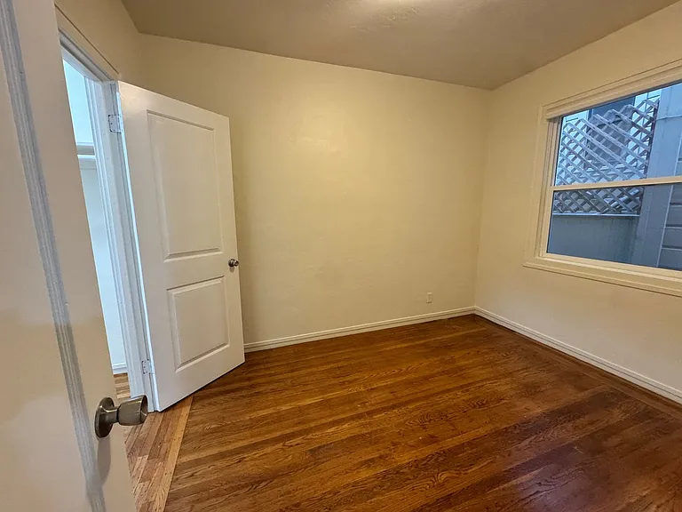 530 Grove St #1 — Photo 8