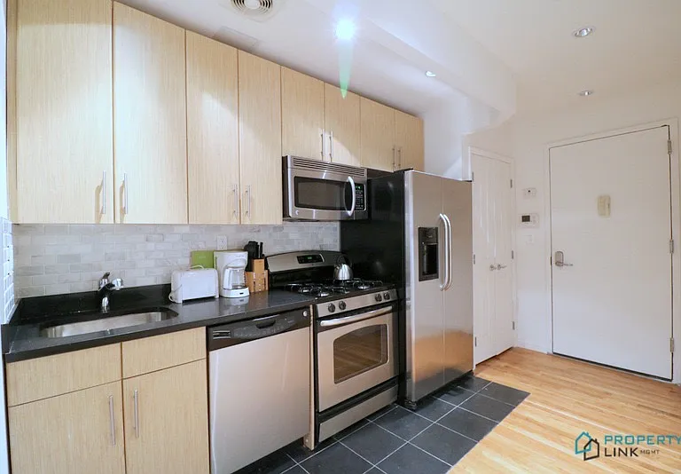 145 Mulberry St #2D — Photo 1