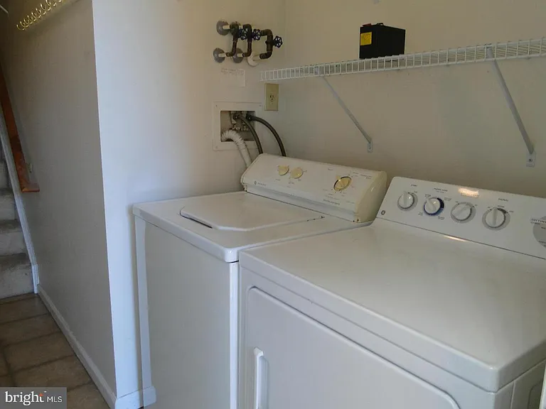 1125 Simsbury Ct — Photo 26