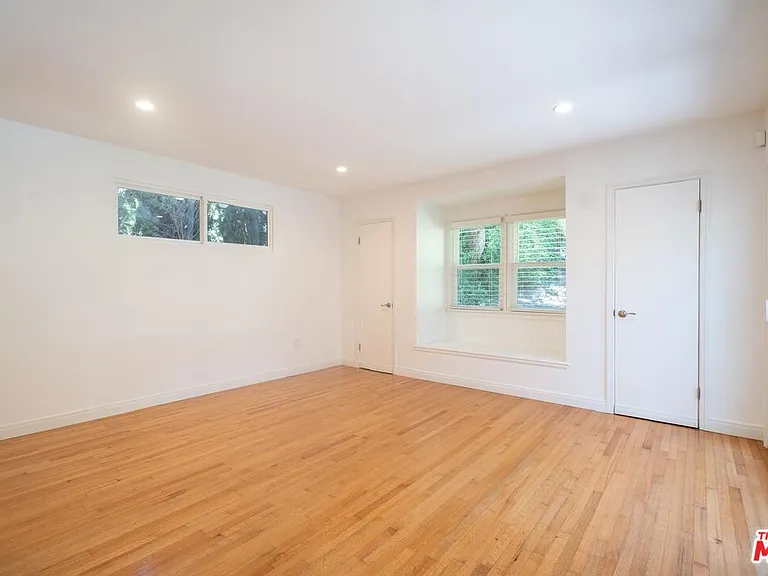 2201 Coldwater Canyon Dr — Photo 15