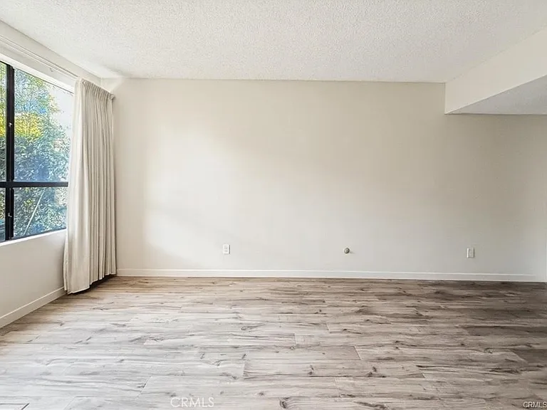 415 W Duarte Rd #2 — Photo 2