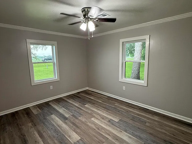 3618 E Admiral Doyle Dr — Photo 18