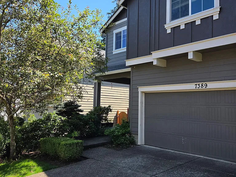 7389 SW 180th Ter — Photo 1