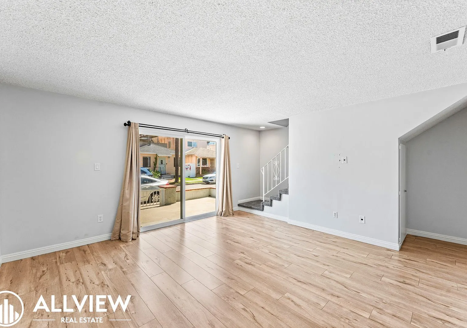 253 17th Street — Photo 4