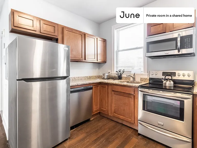 16 Glenway St #B — Photo 8