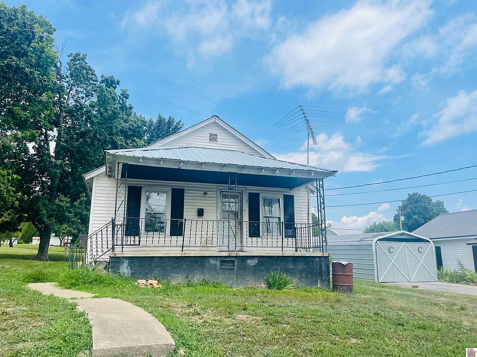 1st image of 213 W Poplar St
