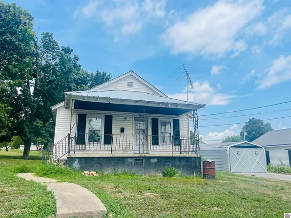 213 W Poplar St, Marion, KY 42064