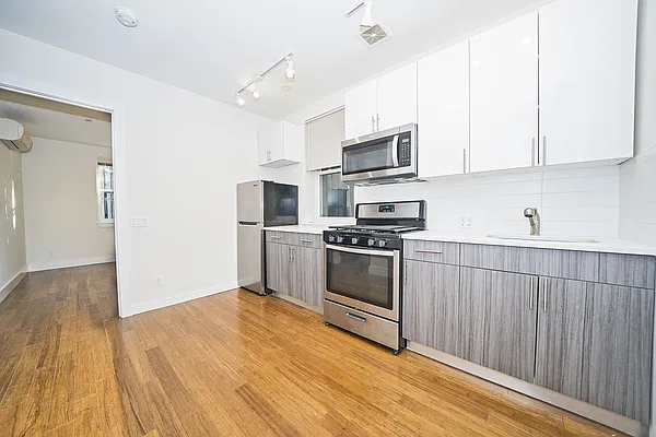 Rented by Level Group | media 11