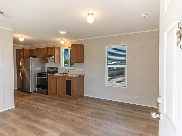 4610 Gateway Rd — Photo 4