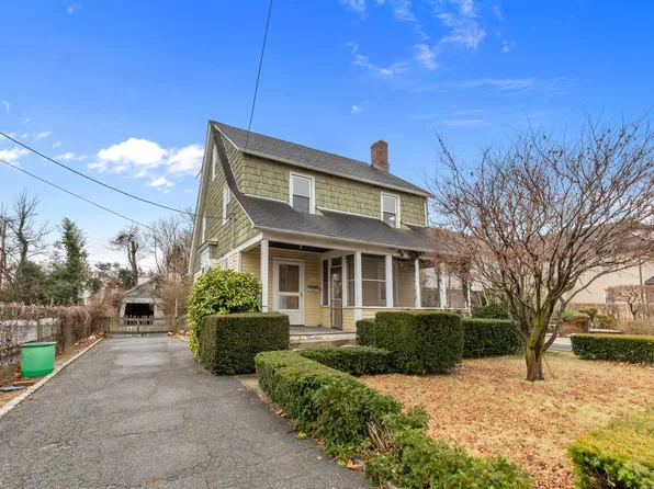 12 Breuer Ave, Great Neck, NY 11023