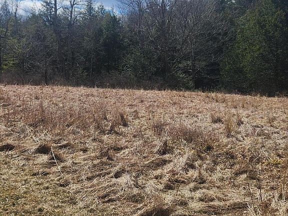 2nd image of 4 Maple Summit Rd