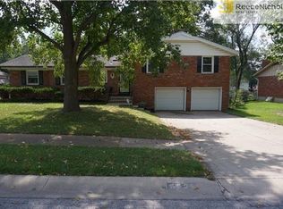 5525 W 97th Ter, Overland Park, KS 66207