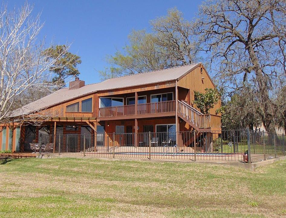 1st image of 213 Shady Ln
