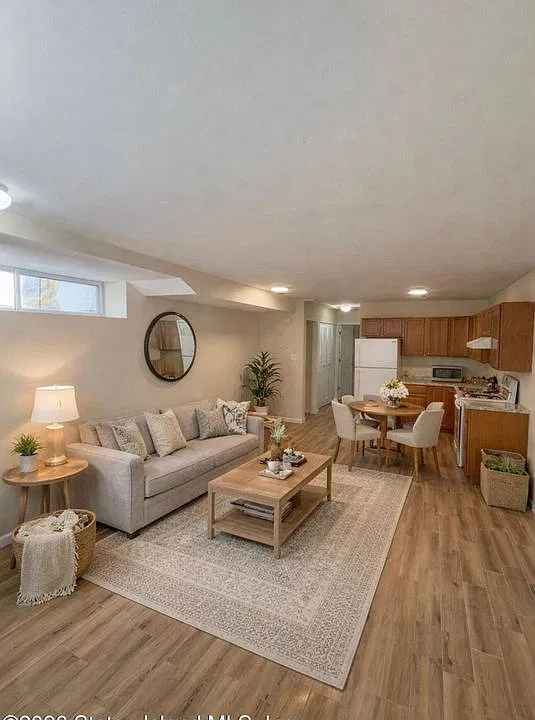 563 Bloomingdale Rd