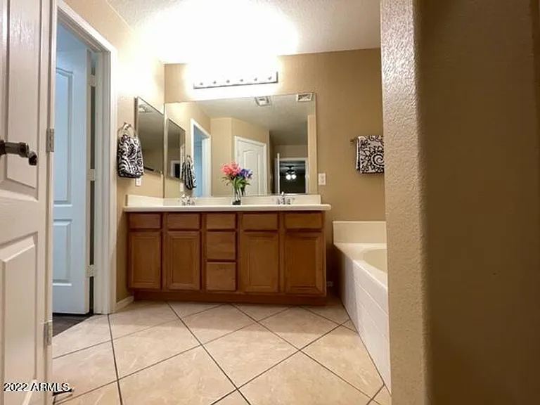2132 W Carter Rd — Photo 10