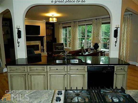 4th image of 795 Glen Royal Dr