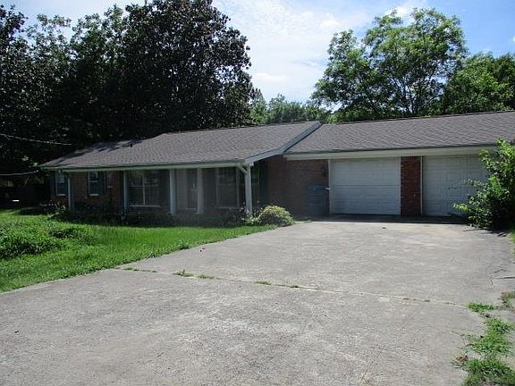 2nd image of 2185 Bowen St