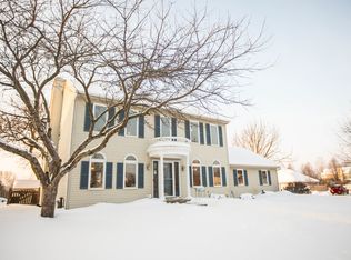 1930 Sapphire Ln, Aurora, IL 60506