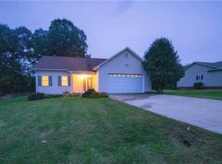 112 Glen Cross Dr, Statesville, NC 28625