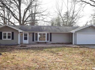 122 Thrush Ave, Pekin, IL