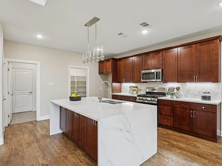 1713 Highland Dr W — Photo 11